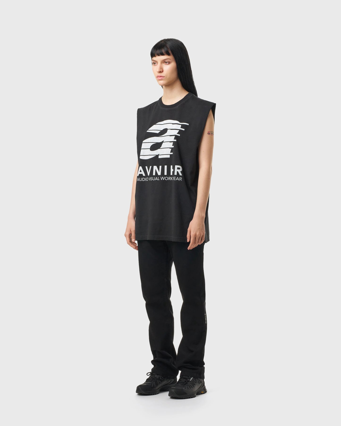 SLEEVELESS SHIRT ACCELERATOR