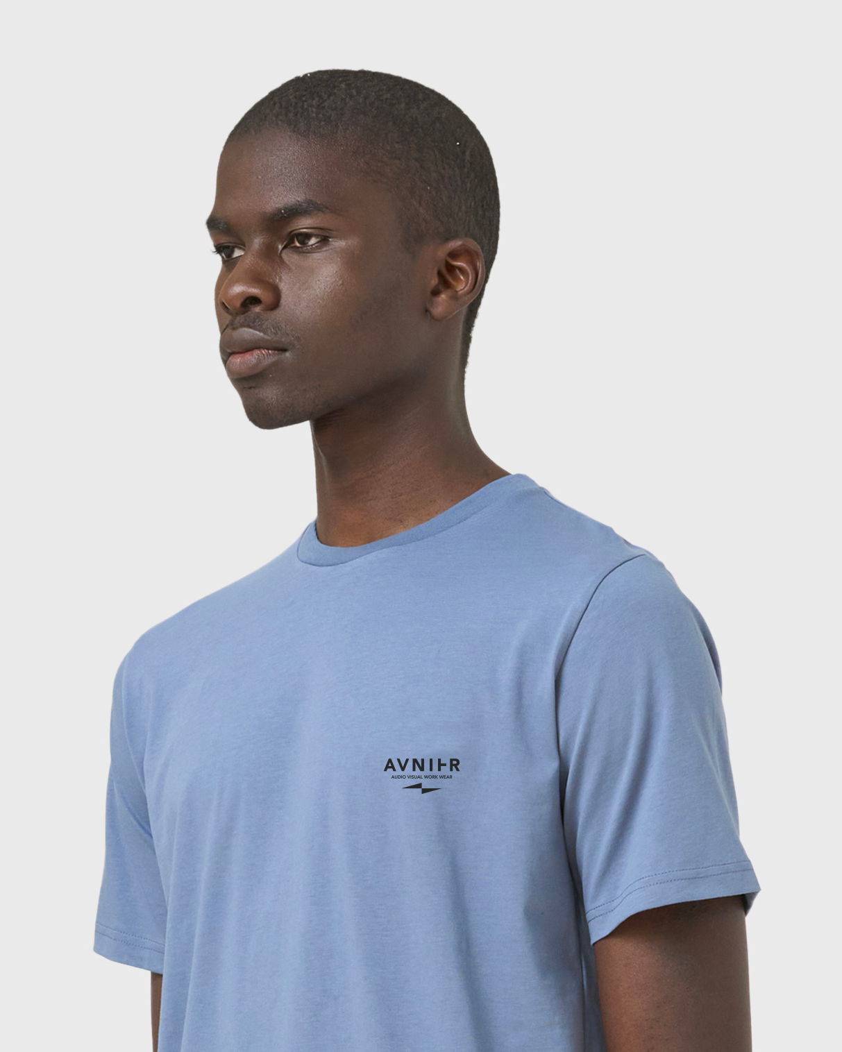 t-shirt-source-bleu-beton-avnier-orelsan-4-silhouette-look - Bleu béton