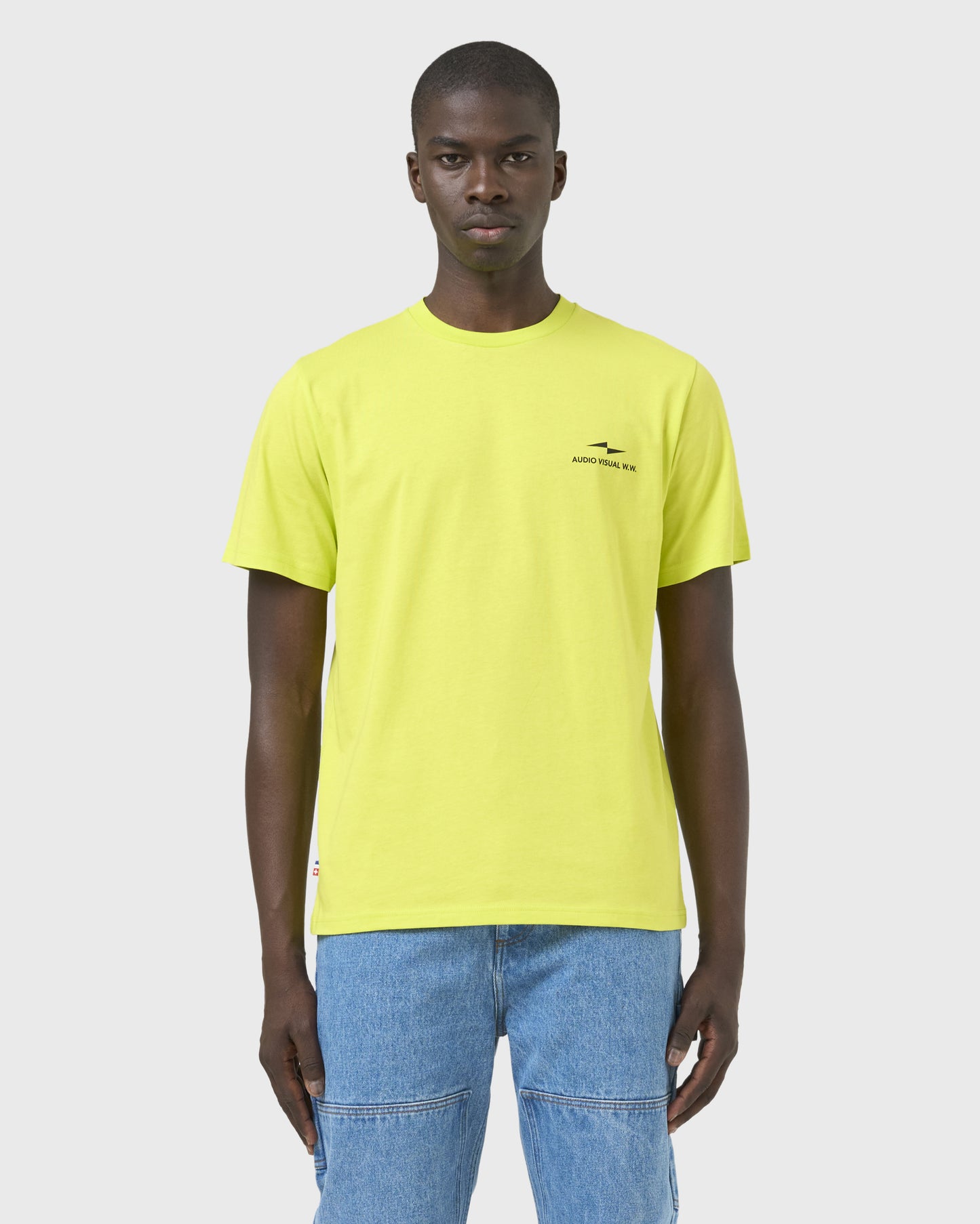 t-shirt-source-vertical-jaune-avnier-tournage-2-silhouette-face - Jaune signalisation