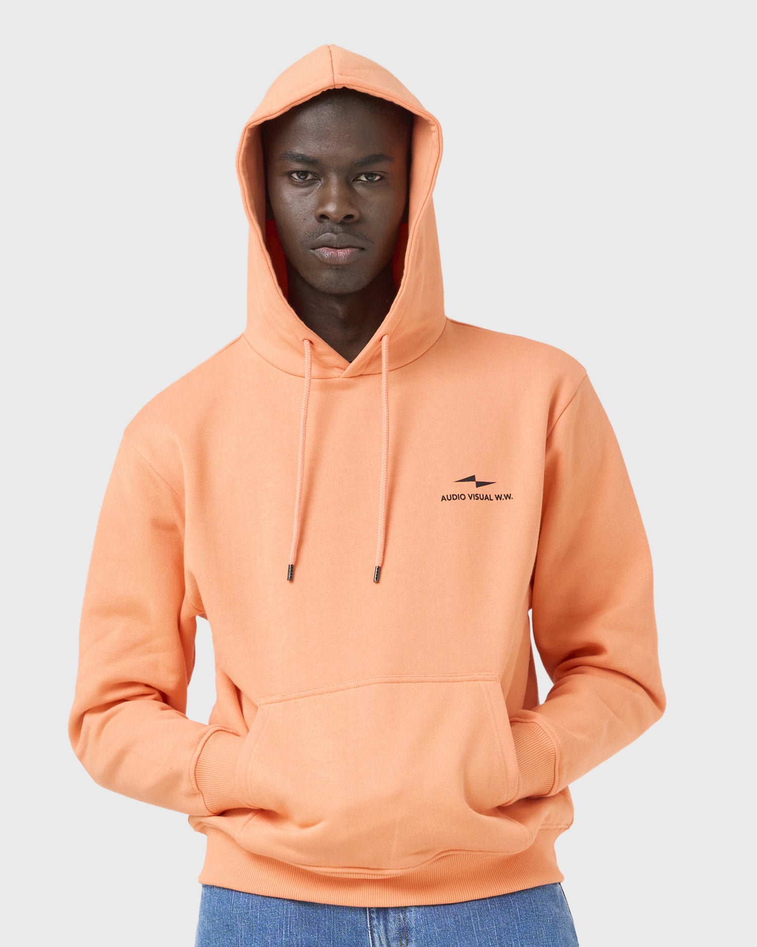 hoodie-onset-vertical-orange-avnier-audiovisuel-4-silhouette-look-2 - Orange vibrant