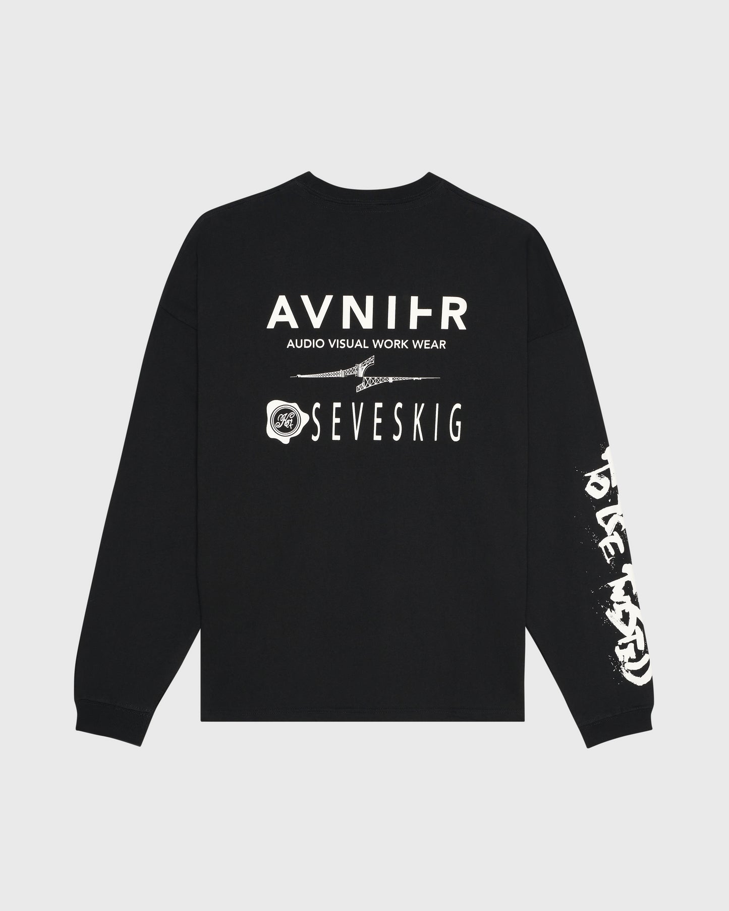 Vue de dos du t-shirt noir AVNIER × SEVESKIG, design graphique japonais, jersey coton résistant. - Noir