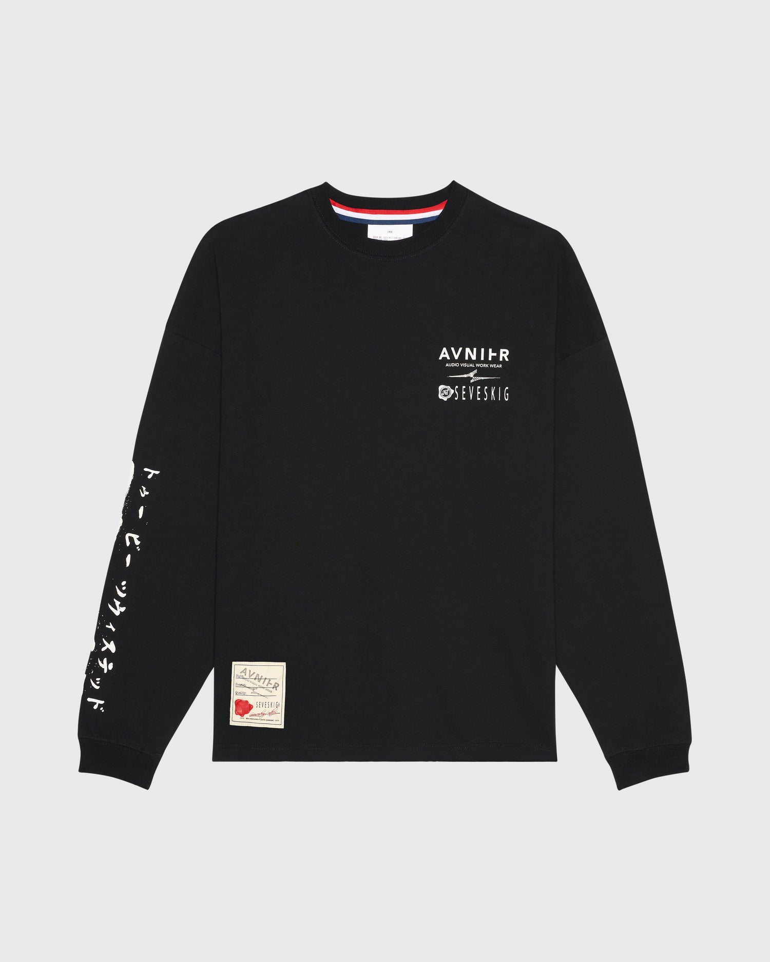 T-shirt noir manches longues AVNIER × SEVESKIG, vue de face, coupe oversize en coton épais, imprimé poitrine. - Noir