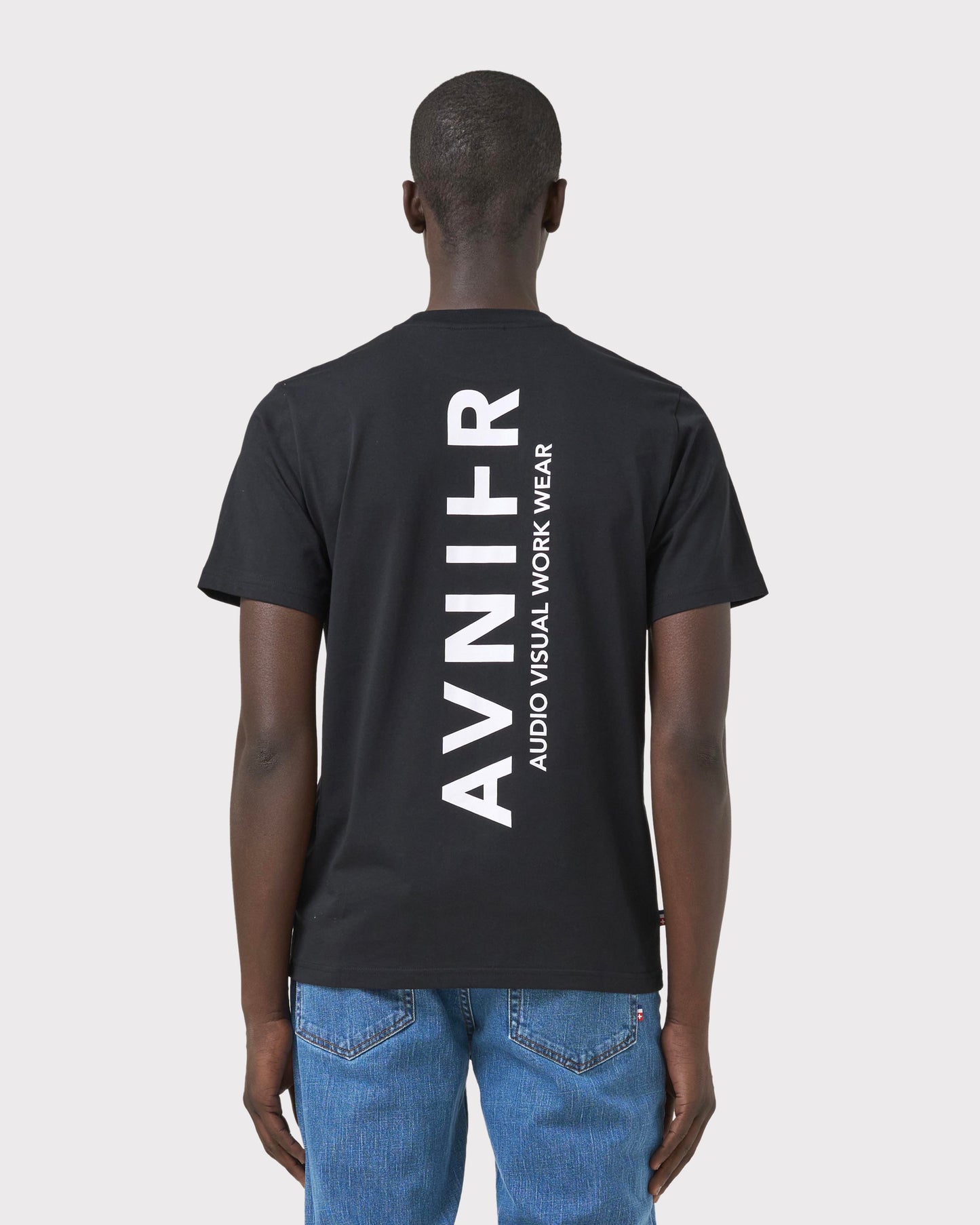 t-shirt-source-black-vertical-v3-avnier-audiovisual-work-wear-4-silhouette-dos - noir