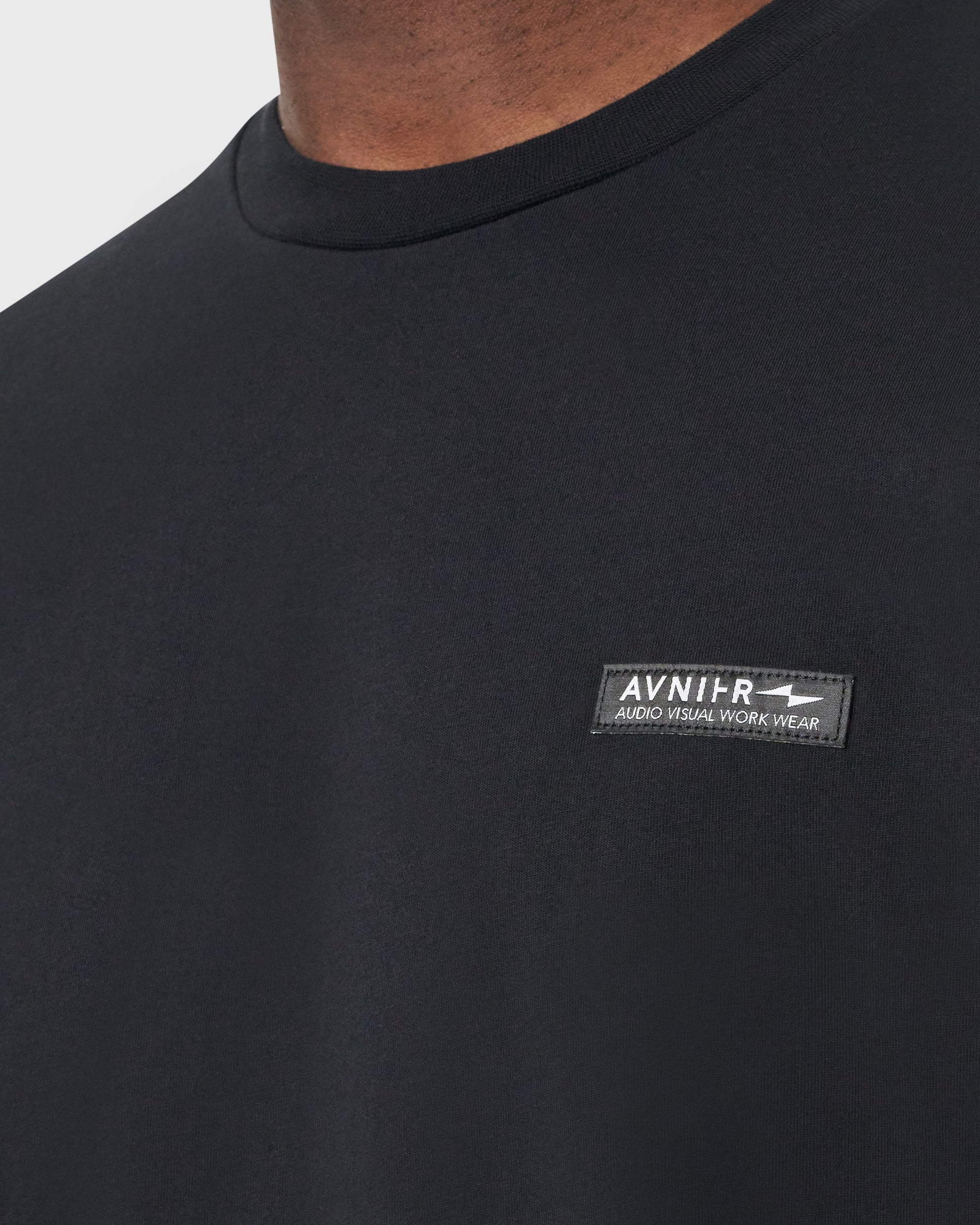 tshirt-noir-avnier-source-v5-logo-brode-poitrine - noir