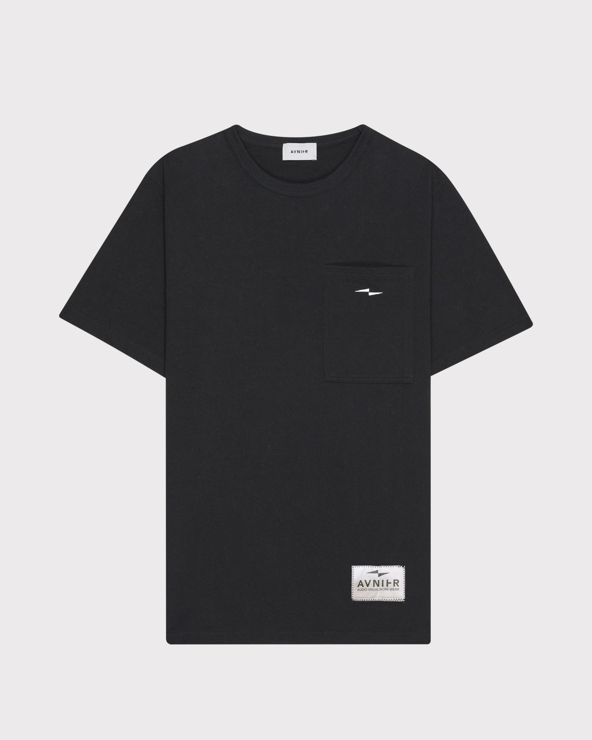 T-shirt noir Avnier Prelude, coupe droite inspirée du workwear audiovisuel.