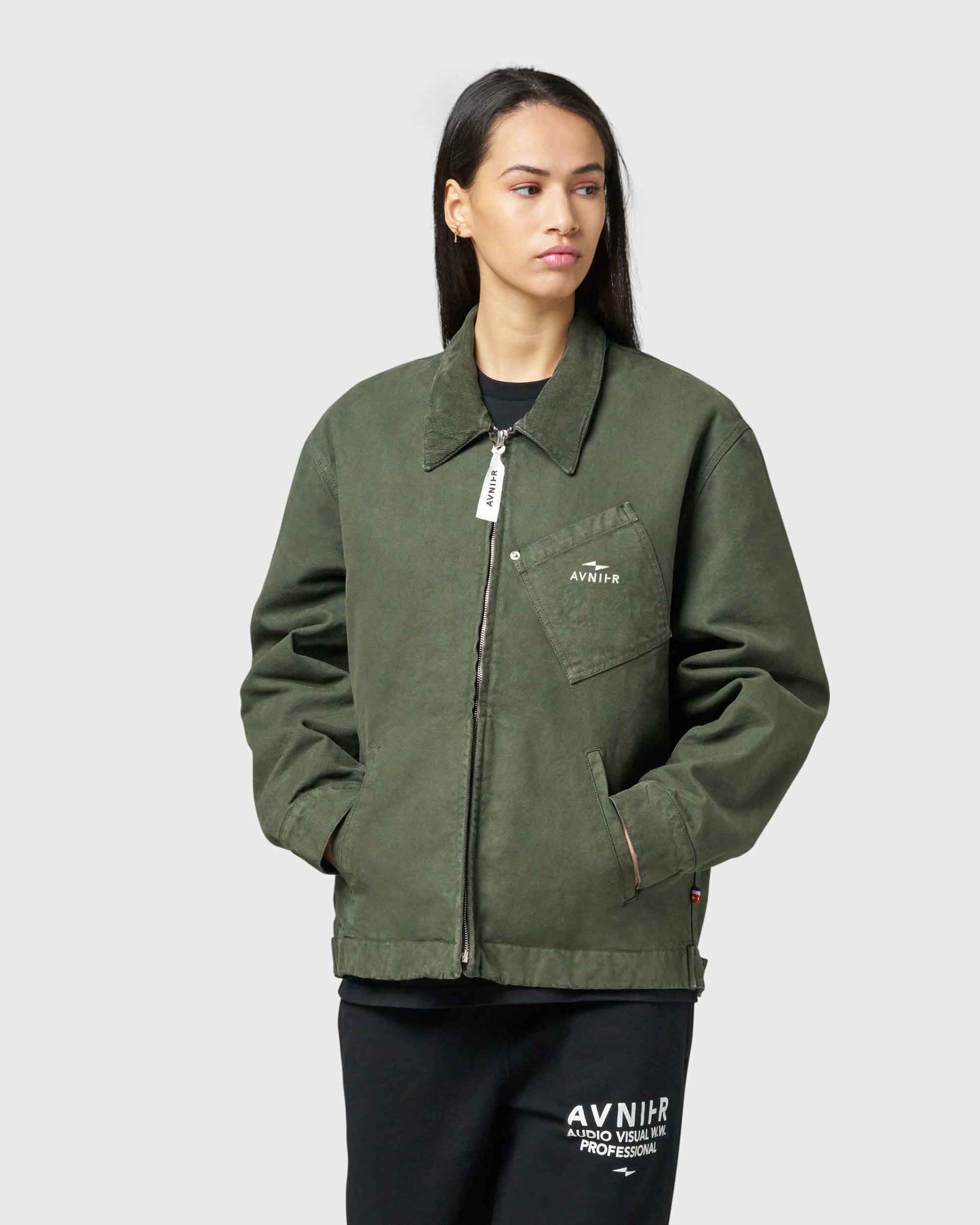 veste-operator-kaki-avnier-vue-profil-femme - kaki